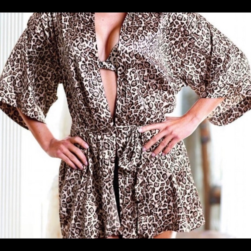 Victoria’s Secret leopard silk kimono wrap S/M
